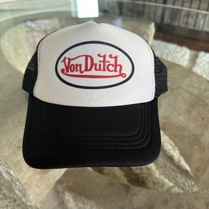 Von Dutch hat